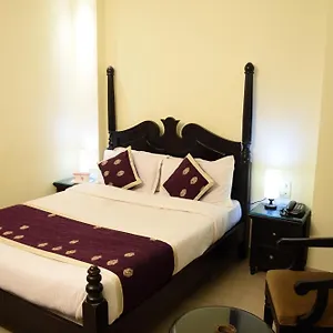 Hotel Capital O Moti Mahal